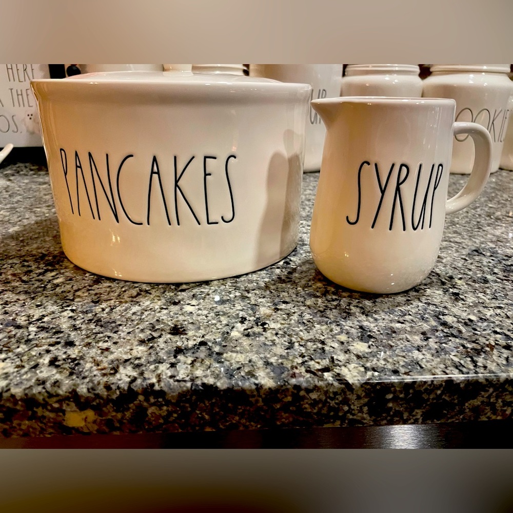 Brand New HTF Rae Dunn Pancake & Syrup Set